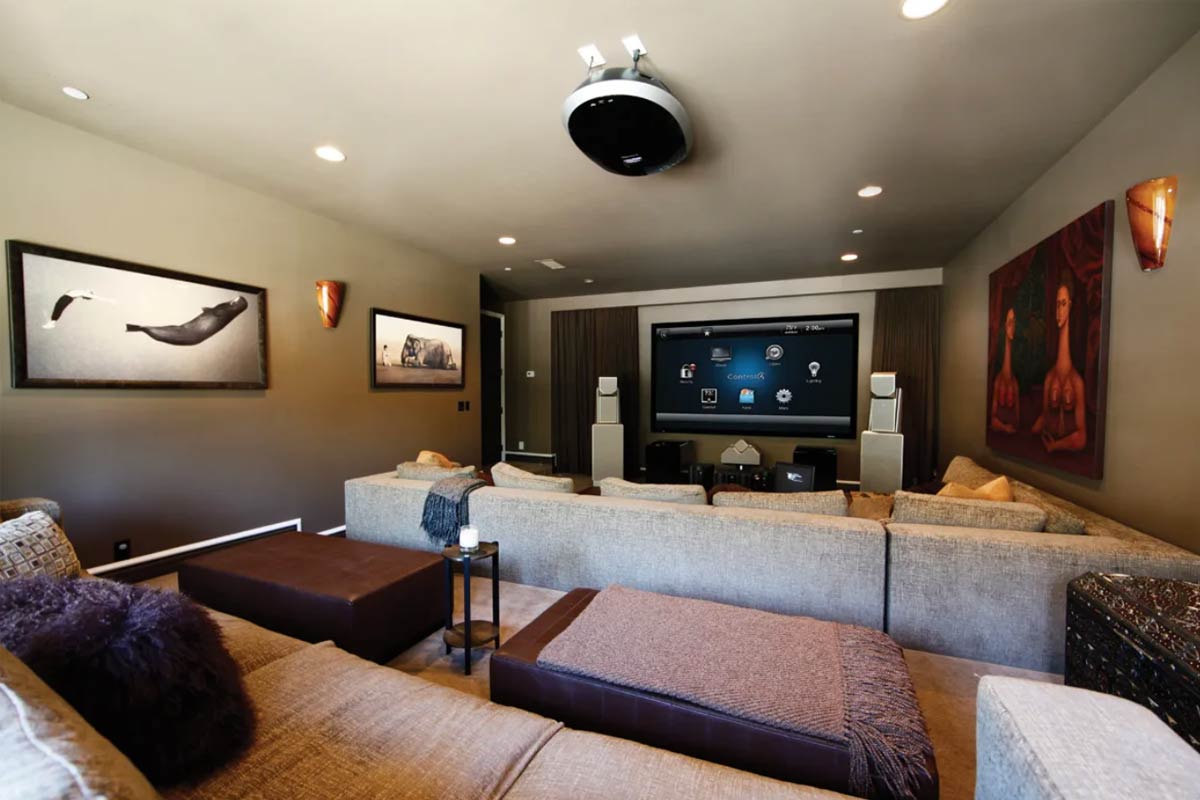 Smart-Technology-That-Can-Improve-Your-Home-Theatre-Experience